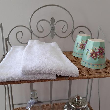 Les Fontenottes Bed and Breakfast Besançon Eksteriør billede