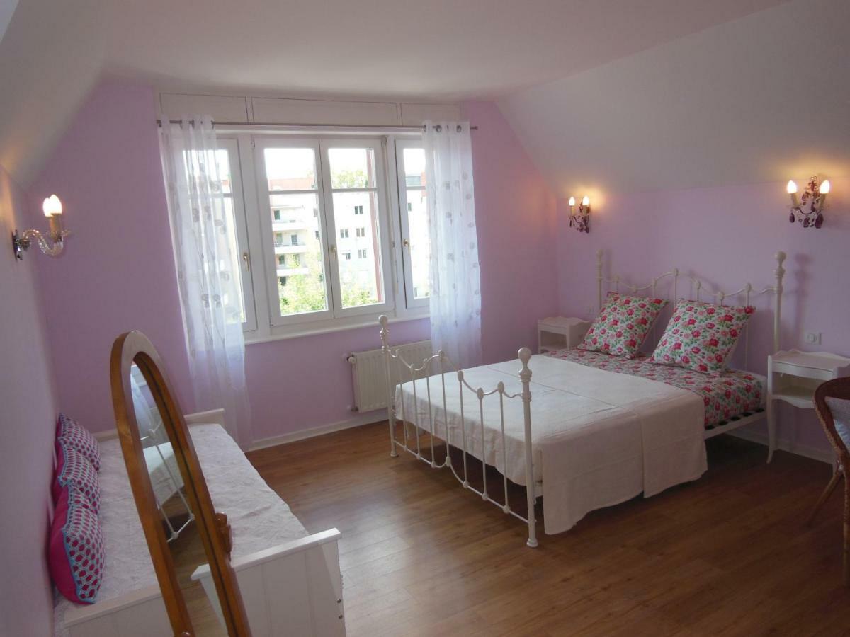 Les Fontenottes Bed and Breakfast Besançon Eksteriør billede